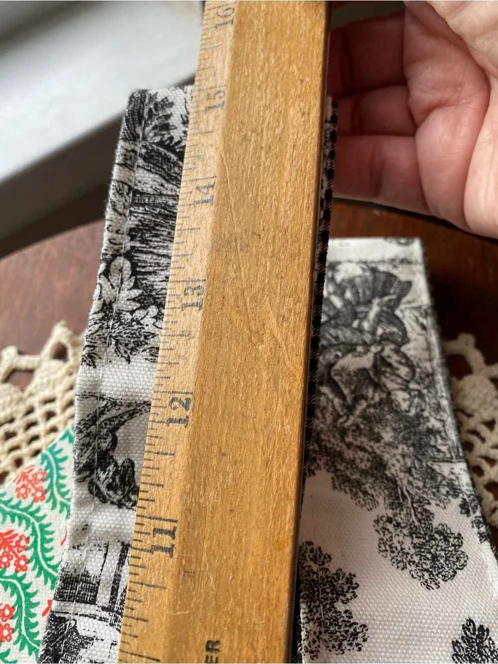 French Country Toile Curtin Tiebacks Set of 2 Black/White Gingham Fabric Sash